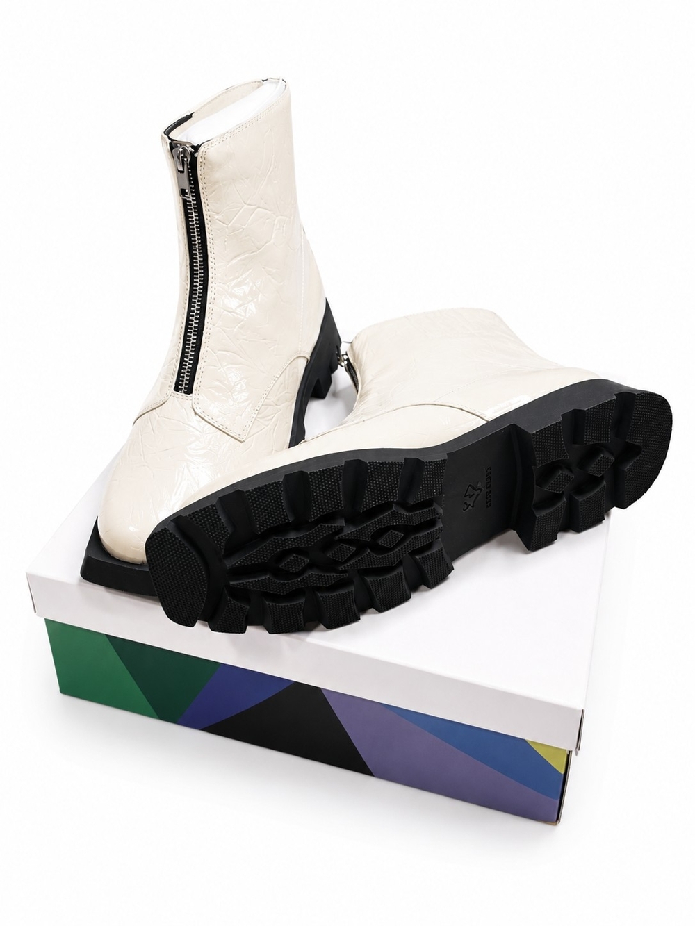 NWT Katy Perry The Daarling Combat Boots Chalk KP3191 Women's Size 10M/40